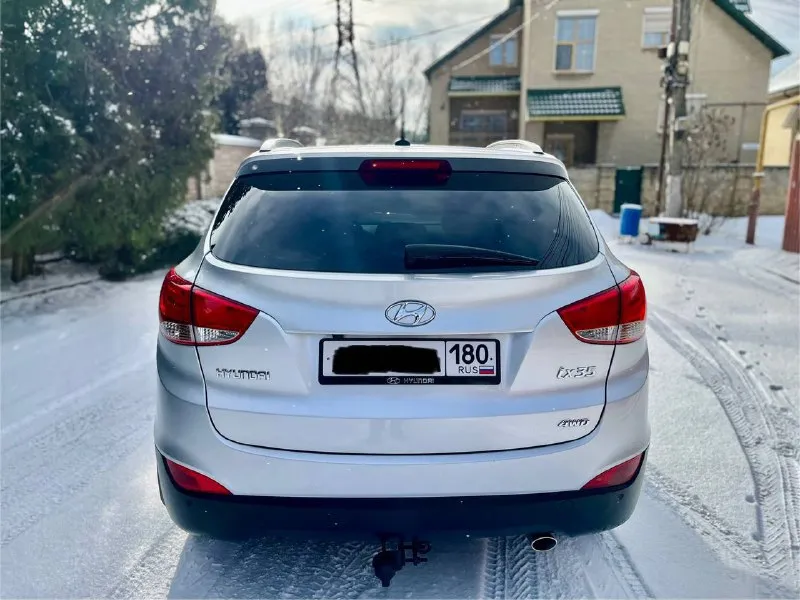Продам hyundai ix35 sls! авто в отличнейшем состоянии! # 2.0 бензин пробег 204.000т. с к. м год 2011 кпп автомат привод полный полностью обслужена в плоть до шлицов полного привода, и панарамы! # в идеальном состоянии без задиров и т. д комплектации максимальная ! панорамная крыша без ключевой доступ запуск мотора с кнопки start-stop салон полностью кожаный родной заменена музыка на hannibal sounds 6 колонок сабвуфер в штатном месте камера заднего вида fullhd парктроники gps навигация днр добавлено)) hand free bluetooth с управлением на руле круиз контроль спуск с горы блокировка дифа датчик света дождя 4 зоны обогрева сидений 2х зонный климат сигнализация gsm с автозапуском! два комплекта резины ! местный учет хоз ! осмотр г. донецк центр пересечения ильича-шевченко цена 1.380.000 т. с руб. хороший торг ! + 7 949 590 5326 📲 tg: sss$ 📞 +7(949)5905326 📲 tg: sss$ 📞 звоните: +7(949)5905326 - фотография - 5