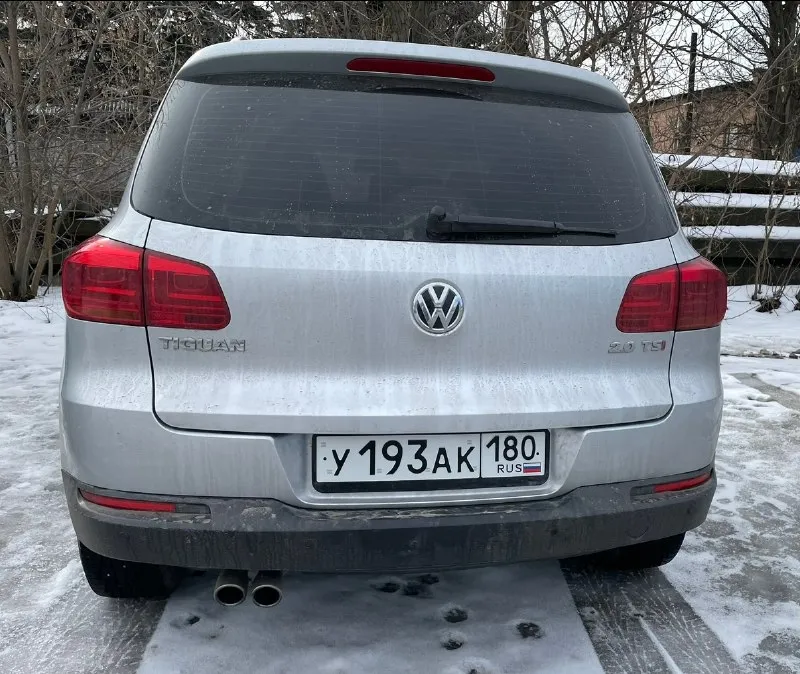 Автор: volkswagen тигуан. год выпуска 2013. рестайлинг. пробег 85000 т. км. (оригинальный). мотор 2.0 (200л. с). коробка автомат! два комплекта резины на дисках. машина в отличном состоянии. продажа от собственника. цена 1.620т. р. торг. все вопросы по телефону +79494387661. донецк. . . !!!наш телеграм канал [ бесплатное размещение за репост!!! правила сообщества [ мы в мах [ [ 📞 звоните: +7(949)4387661 - фотография - 1