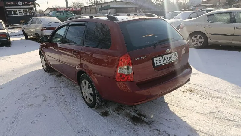 Chevrolet lacetti 1.6 mt, 2007, 216 000 км машина на полном ходу обслужена, масла свечи фильтра заменил есть чеки, два ключа книга + два комплекта калёс на дисках отдам хорошим людям, камера заднего вида сигнализация кондиционер все работает. цена 510 тысяч рублей +79495861645, +7949 3313074 город донецк. - фотография - 5