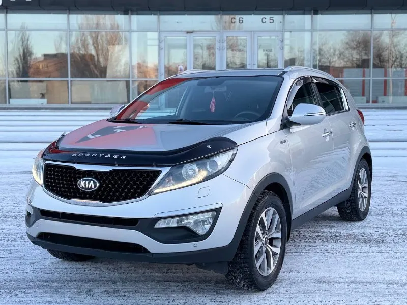 Kia sportage рестайлинг
2014Г бензин 2.0 автомат
Автомобиль весь в заводском окрасе!!!!
Мотор работает тихо как на холодную так и на прогретую!!!
Очень комфортный автомобиль и есть все для комфортного вождения!!!
Камера заднего вида,
Парктроник,
Подогрев сидений передних и задних,
Подогрев руля,
Климат/контроль,
Круиз/контроль,
Мульти руль,
Датчик дождя,
Авто свет,
4Wd подключаемый полный привод!!!
С документами полный порядок!!!
Есть диагностическая карта помогу переоформить в мрэо!!!!!!
Цена 1.365₽ срочно цена на два дня!!!!!
Все вопросы по тел +79495722131 - фотография - 7