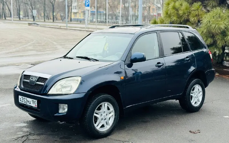 Марка: cherry tiggo t11 год выпуска: 2007 обьем мотора: 2.4 коробка: механическая пробег: 253.000 описание: машина на отличном ходу, мотор в отличном состоянии не дымит не троит масло не кушает, коробка включается без хрустов и вылета, дно пороги в отличном состоянии без дыр, ходовая часть без нареканий, по кузову машинка как на фото, я собственник продаю тоже я, техосмотр есть! комплектация: abs, airbag, кондей (рабочий и заправлен), подогрев передних сидений, обогрев переднего и заднего стекла, гидроусилитель руля, все электро стекла подъемники с доводчиком, электро зеркала, люк ( работает во всех положениях не течет), сигнализация центральный замок с автозапуском. осмотр: донецк/макеевка цена: 435.000 руб торг у капота! связь: +79494046797 +79939005954 телеграм и вотсап на этих же номерах. так же рассмотрю варианты обмена. - фотография - 2