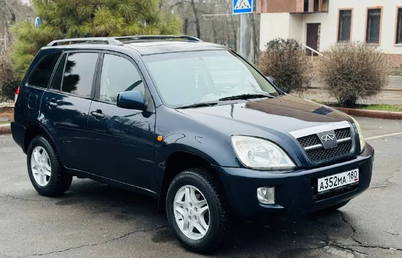 Марка: cherry tiggo t11 год выпуска: 2007 обьем мотора: 2.4 коробка: механическая пробег: 253.000 описание: машина на отличном ходу, мотор в отличном состоянии не дымит не троит масло не кушает, коробка включается без хрустов и вылета, дно пороги в отличном состоянии без дыр, ходовая часть без нареканий, по кузову машинка как на фото, я собственник продаю тоже я, техосмотр есть! комплектация: abs, airbag, кондей (рабочий и заправлен), подогрев передних сидений, обогрев переднего и заднего стекла, гидроусилитель руля, все электро стекла подъемники с доводчиком, электро зеркала, люк ( работает во всех положениях не течет), сигнализация центральный замок с автозапуском. осмотр: донецк/макеевка цена: 435.000 руб торг у капота! связь: +79494046797 +79939005954 телеграм и вотсап на этих же номерах. так же рассмотрю варианты обмена. - фотография - 3
