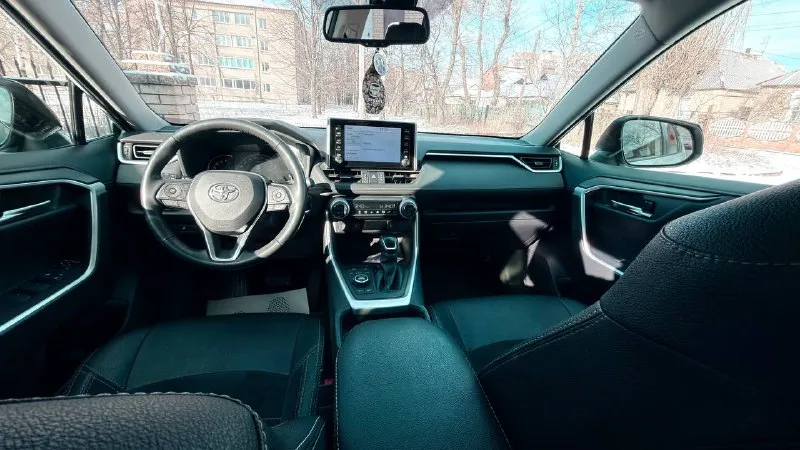 Продам toyota rav4 2.0 4wd автомобиль в состоянии новой машины. японская сборка!!! куплена у од тойота. цвет белый перламутр. полный привод 4 wd!!! выбор режима езды. 100 % без дтп и страховых случаев!!!вся в родной краске!!! автомобиль весь в броне пленке с салона!!! один владелец. маленький пробег 31 000 км. подтверждён заказ нарядами. обслуживание у официального дилера тойота!!! полное то, делать не чего не надо. таких машин очень мало. ищете идеальную машину, то это ваш вариант!!!! юридически чистая!!! звоните отвечу на все вопросы. готов к любым проверкам. стоимость 3350🍋 +79494043531 андрей - фотография - 10