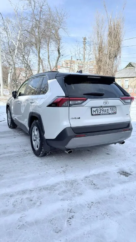 Продам toyota rav4 2.0 4wd автомобиль в состоянии новой машины. японская сборка!!! куплена у од тойота. цвет белый перламутр. полный привод 4 wd!!! выбор режима езды. 100 % без дтп и страховых случаев!!!вся в родной краске!!! автомобиль весь в броне пленке с салона!!! один владелец. маленький пробег 31 000 км. подтверждён заказ нарядами. обслуживание у официального дилера тойота!!! полное то, делать не чего не надо. таких машин очень мало. ищете идеальную машину, то это ваш вариант!!!! юридически чистая!!! звоните отвечу на все вопросы. готов к любым проверкам. стоимость 3350🍋 +79494043531 андрей - фотография - 7