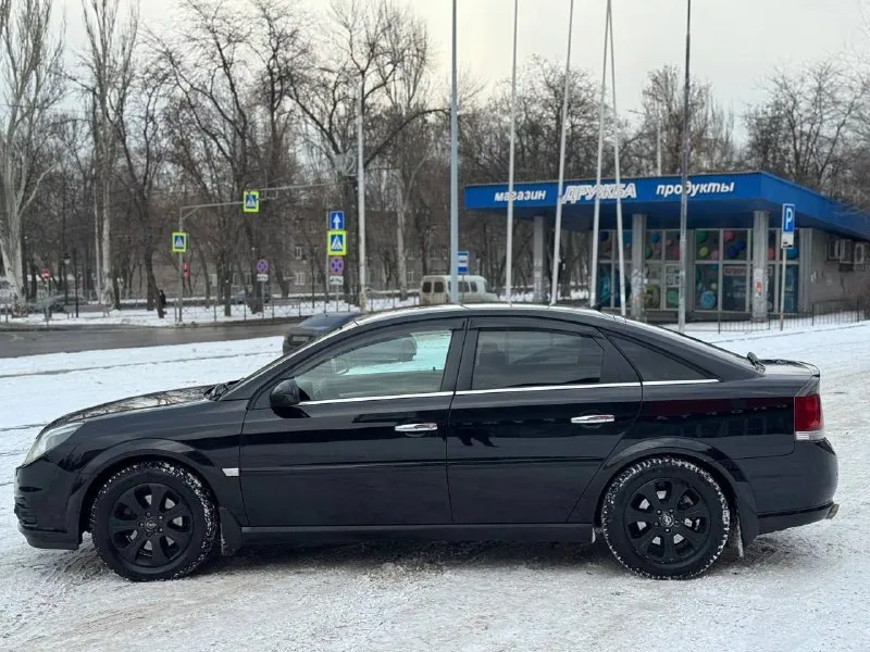 Продам так же возможен обмен с вашей доплатой опель вектра ц 2007год 2.0турбо механика 6ступка машина вся обслужена без вложений сел и поехал установлена хорошая музыка саб усилитель моно блок колонки хорошие резина зима шипы салон полностью кожаный тойст автомобиль без вложений сель и поехал два ключа все работает в машине на автомобиле нету не штрафов не запретов автомобил на уверенном ходу турбина дует как надо все работает все остальные вопросы по телефону звоните в любое время!! +79494252279 цена 660.000торг - фотография - 2