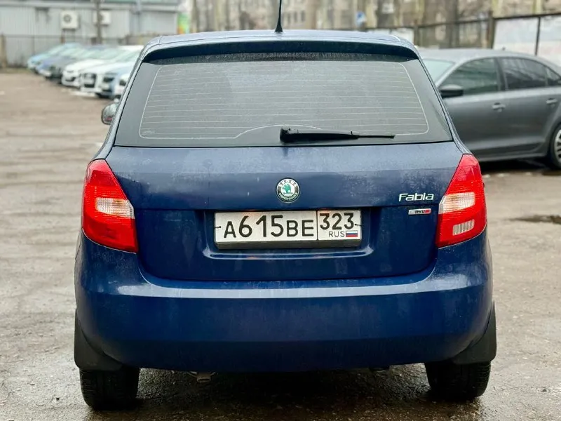 💶 цена:690.000 📮 город:донецк 🚘 марка / модель:skoda fabia 2(рестайлинг) 📅 год выпуска:2011 📊 пробег:200000км ⛽ двигатель (тип, объем, ):бензин 1.6 🔧 тип кпп:автомат 📝 описание:техосмотр пройден. два ключа. оригинальный птс. кондиционер работает. новая зимняя резина. готовы на любые проверки. полностью обслужена. переоформление без проблем. возможна продажа в кредит. ☎ контактный телефон:+79495001160 - фотография - 5