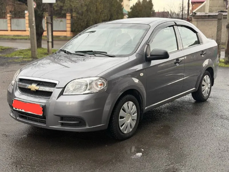 Продам chevrolet aveo 2008 года в отличном состоянии, корейская сборка. родной пробег 104 тысяч. в дтп не участвовал, птс оригинал, корозии нет от слова совсем, двигатель просто шепчет. стекла все заводские включая лобовое, кузов полностью в родном окрасе, два комплекта ключей. цена:610тыс торг! +79493835274 - фотография - 2