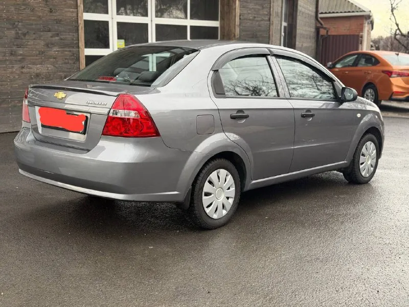 Продам chevrolet aveo 2008 года в отличном состоянии, корейская сборка. родной пробег 104 тысяч. в дтп не участвовал, птс оригинал, корозии нет от слова совсем, двигатель просто шепчет. стекла все заводские включая лобовое, кузов полностью в родном окрасе, два комплекта ключей. цена:610тыс торг! +79493835274 - фотография - 3