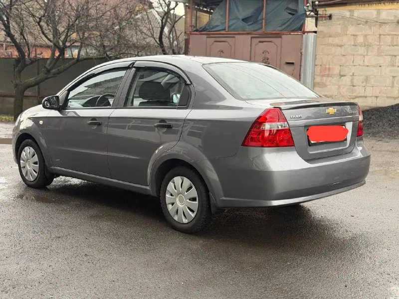 Продам chevrolet aveo 2008 года в отличном состоянии, корейская сборка. родной пробег 104 тысяч. в дтп не участвовал, птс оригинал, корозии нет от слова совсем, двигатель просто шепчет. стекла все заводские включая лобовое, кузов полностью в родном окрасе, два комплекта ключей. цена:610тыс торг! +79493835274 - фотография - 4