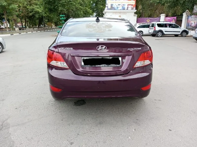 Hyundai solaris 1.4 механика! автомобиль на полном ходу! не гнилой! оцинкованный! по документам порядок! я хозяин! чистый приятный салон, неплохая музыка! 2 комплекта колëс(зима-лето) цена 700.000к г. енакиево +79494329058 📲 tg: @ivanov_991 📞 звоните: +7(949)4329058 - фотография - 2
