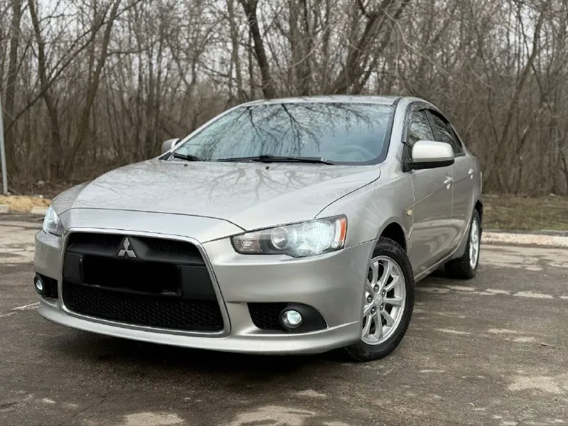 Mitsubishi lancer x 2012 год мотор 1.6 коробка автомат. родной пробег 135 тыс км. автомобиль в хорошем состоянии. мотор работает отлично. акпп также в штатном режиме. все стекла родные. комплектация: 4 эсп, кондиционер, мультируль, установлена магнитола с камерой заднего вида, сигнализация, подогревы передних сидений. из последнего меняли: амортизаторы( перед, зад), термостат, масло в акпп. документы в порядке. полное переоформление. цена: 950 тыс +79495064409 - фотография - 3