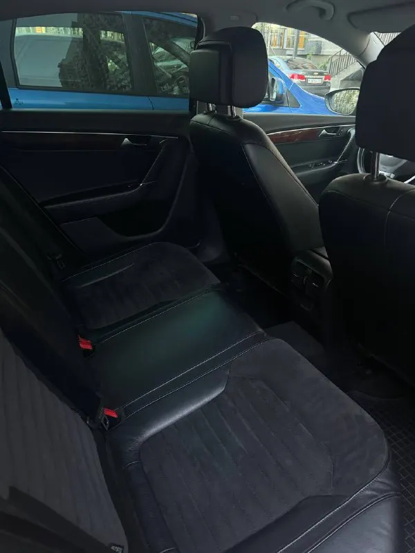 Продается volkswagen passat b7 2011г. двигатель: 1.8т dsg (экономичный и надежный) пробег: 220 000 км состояние: отличное, без нареканий. автомобиль полностью обслужен. подвеска была заменена в октябре 2025 года. двигатель масло не ест, (замена масла каждые 6000-7000км) коробка переключает без пинков и хрустов, работает отлично. двигатель работает хорошо, набирает обороты очень быстро. кузов в очень хорошем состоянии, рыжиков и ржавчины нету. салон в хорошем состоянии, чистый и опрятный, не прокуренный. подогрев передних сидений. климатконтроль, датчик дождя, датчик света, магнитола «андроид» надежный и комфортный автомобиль для города и дальних поездок цена: 1 200 000 руб. телефон для связи: +7 (949) 350 63 09 📲 tg: виктория 📞 звоните: +7(949)3506309 - фотография - 10