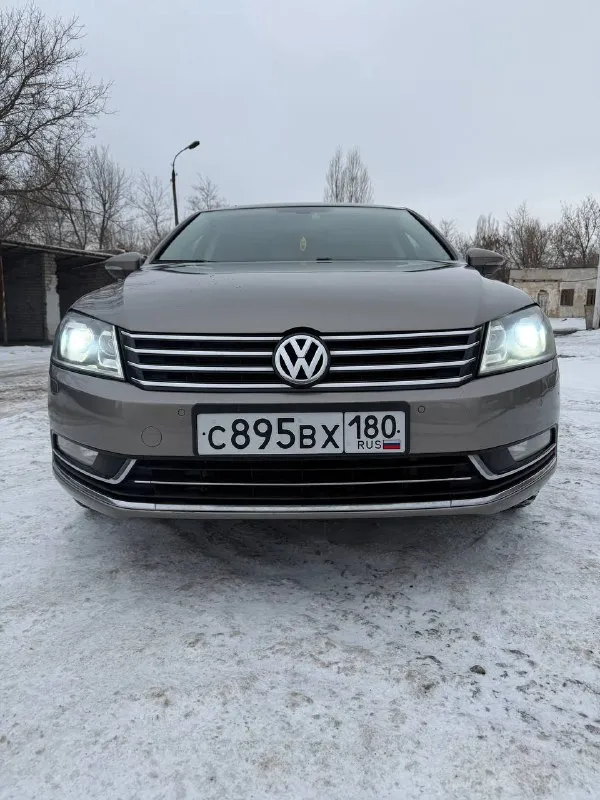 Продается volkswagen passat b7 2011г. двигатель: 1.8т dsg (экономичный и надежный) пробег: 220 000 км состояние: отличное, без нареканий. автомобиль полностью обслужен. подвеска была заменена в октябре 2025 года. двигатель масло не ест, (замена масла каждые 6000-7000км) коробка переключает без пинков и хрустов, работает отлично. двигатель работает хорошо, набирает обороты очень быстро. кузов в очень хорошем состоянии, рыжиков и ржавчины нету. салон в хорошем состоянии, чистый и опрятный, не прокуренный. подогрев передних сидений. климатконтроль, датчик дождя, датчик света, магнитола «андроид» надежный и комфортный автомобиль для города и дальних поездок цена: 1 200 000 руб. телефон для связи: +7 (949) 350 63 09 📲 tg: виктория 📞 звоните: +7(949)3506309 - фотография - 3