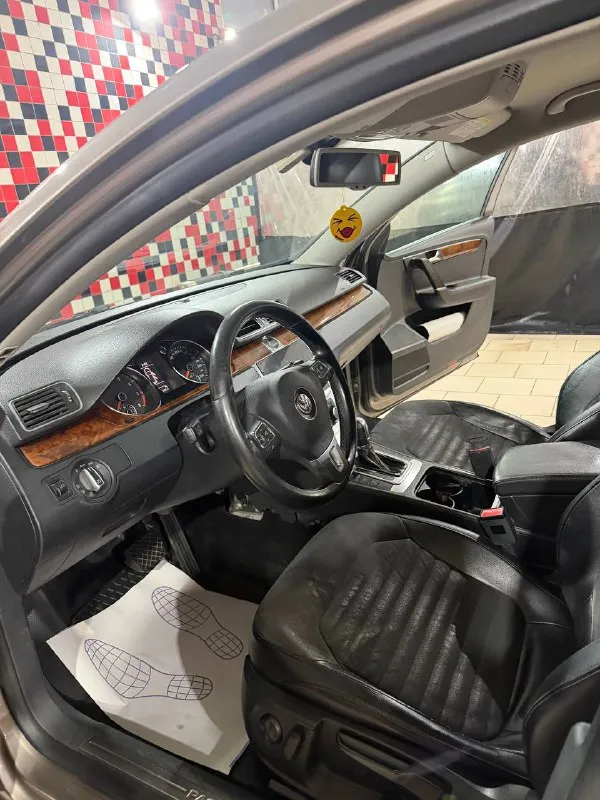 Продается volkswagen passat b7 2011г. двигатель: 1.8т dsg (экономичный и надежный) пробег: 220 000 км состояние: отличное, без нареканий. автомобиль полностью обслужен. подвеска была заменена в октябре 2025 года. двигатель масло не ест, (замена масла каждые 6000-7000км) коробка переключает без пинков и хрустов, работает отлично. двигатель работает хорошо, набирает обороты очень быстро. кузов в очень хорошем состоянии, рыжиков и ржавчины нету. салон в хорошем состоянии, чистый и опрятный, не прокуренный. подогрев передних сидений. климатконтроль, датчик дождя, датчик света, магнитола «андроид» надежный и комфортный автомобиль для города и дальних поездок цена: 1 200 000 руб. телефон для связи: +7 (949) 350 63 09 📲 tg: виктория 📞 звоните: +7(949)3506309 - фотография - 7