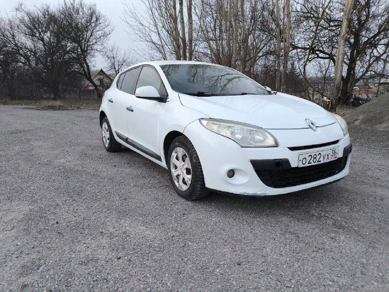 Продам renault mégane 2009год в хорошем состоянии 260тыс. км пробег. в 2023году был произведен капитальный ремонт двигателя, в 2025г произведено замена передней подвески в месте с рулевой рейкой. дизельный 1.5(106л. с) масло не берет, турбина в порядке. коробка механика 6 ступенчатая, кузов не гнилой, ходовка на 5+ не стучит не гремит. резина хорошая зимняя. документы в порядке переоформление без проблем. цена🔥 495т. р торг приветствую, могу пригнать по договорености. авто в новотроицке +79495618068 📲 tg: bundzha bundzha 📞 звоните: +7(949)5618068 - фотография - 3
