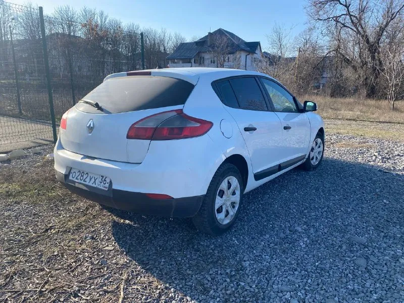 Продам renault mégane 2009год в хорошем состоянии 260тыс. км пробег. в 2023году был произведен капитальный ремонт двигателя, в 2025г произведено замена передней подвески в месте с рулевой рейкой. дизельный 1.5(106л. с) масло не берет, турбина в порядке. коробка механика 6 ступенчатая, кузов не гнилой, ходовка на 5+ не стучит не гремит. резина хорошая зимняя. документы в порядке переоформление без проблем. цена🔥 495т. р торг приветствую, могу пригнать по договорености. авто в новотроицке +79495618068 📲 tg: bundzha bundzha 📞 звоните: +7(949)5618068 - фотография - 8