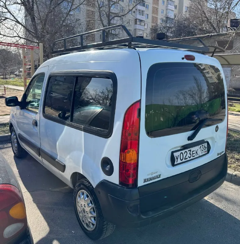 Renault kangoo цена - 398.000₽ город - мариуполь год выпуска - 2008 пробег - 365.000 топливо - бензин модификация- 1.4 кпп - механика собственник - да +79497368266 автомобиль в отличном состоянии! по технике все идеально двигатель и коробка на отлично. очень экономичное авто, полностью обслужен вложений не требует. по кузову без гнили салон ухожен не прокурен. документы в полном порядке! птс оригинал автотека зеленая 🍀 комплектация: гур abs air bag - фотография - 4