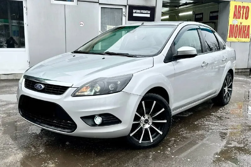 Ford фокус 2 рейсталинг 2012год. срочно очень срочно. цена 575 тыс. руб. торг у капота. 1.6 механика... - фотография