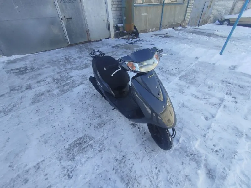 Автор: магазин-мастерская "1мото" в наличии мопеды из японии. без пробега по рф. все в отличном состоянии, обслужены и подготовлены к сезону. успейте купить технику по старым ценам!!! honda dio af-34 honda dio af-35 honda dio af-57 (4тактный, водяное охлаждение) honda lead af-48 yamaha jog sa-36 (инжектор, 4тактный, водяное охлаждение) honda dio af-68 (инжектор, 4т. двигатель, воздушное охлаждение) yamaha gear (инжектор, 4тактный, водяное охлаждение) honda giorno (инжектор, 4тактный, водяное охлаждение) honda tact af-79(инжектор, 4тактный, водяное охлаждение) больше моделей на стене профиля. в наличии есть электросамокаты, пит-байки, мотоциклы по доступным ценам. запчасти, комплектующие, экипировка. находимся в новом свете. ул. энергетическая 25 (территория магазина мастер) +79495030039 либо в л. с. .. !!!наш телеграм канал [ бесплатное размещение за репост!!! правила сообщества [ мы в мах [ [ 📞 звоните: +7(949)5030039 - фотография - 7
