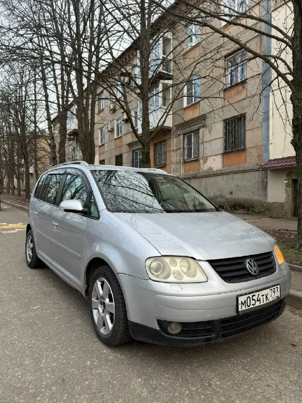 Продам обмен volkswagen touran 2004 год 7 местный 2 литра турбо на автомате подогрева зеркал подогрев сидения кожаный салон круизконтроль ￼машина сел поехал цена данного авто 580 тыс рублей торг +79494452420 📞 звоните: +7(949)4452420 - фотография - 1