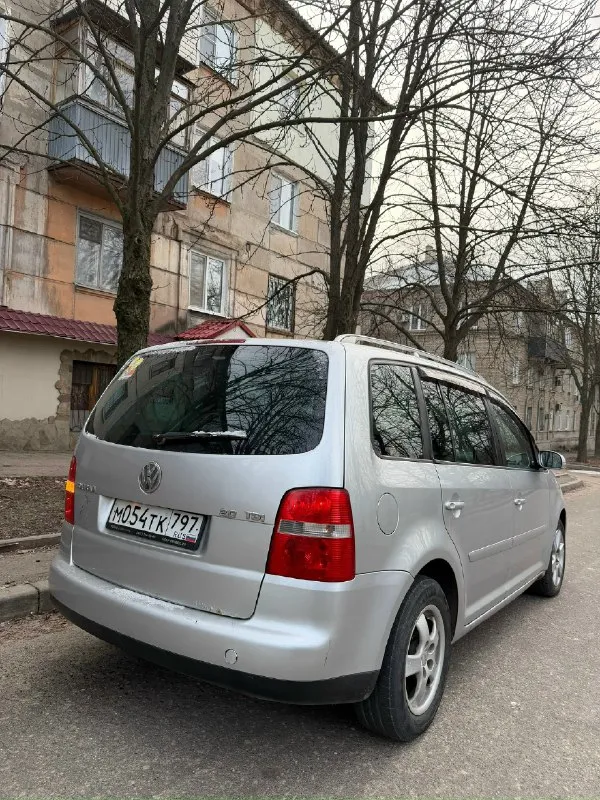 Продам обмен volkswagen touran 2004 год 7 местный 2 литра турбо на автомате подогрева зеркал подогрев сидения кожаный салон круизконтроль ￼машина сел поехал цена данного авто 580 тыс рублей торг +79494452420 📞 звоните: +7(949)4452420 - фотография - 5