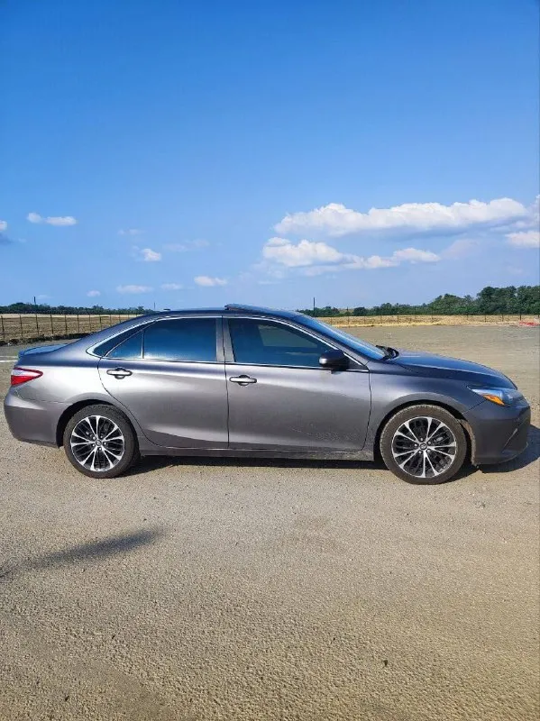 Toyota камри se 2016 года 2.5 автомат 120т пробега масла и фильтра в и двс заменены, круиз камера датчик дождя подрулевые лепестки люк хорошая музыка, машина зашумлена, хороший свет вложений не требует 2 комплекта ковров 2 комлекта колёс, вопросы по телефону+79490487346 цена 1650000 📞 звоните: +7(949)0487346 - фотография - 7