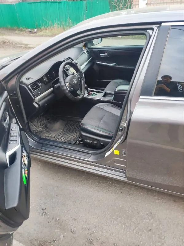 Toyota камри se 2016 года 2.5 автомат 120т пробега масла и фильтра в и двс заменены, круиз камера датчик дождя подрулевые лепестки люк хорошая музыка, машина зашумлена, хороший свет вложений не требует 2 комплекта ковров 2 комлекта колёс, вопросы по телефону+79490487346 цена 1650000 📞 звоните: +7(949)0487346 - фотография - 8