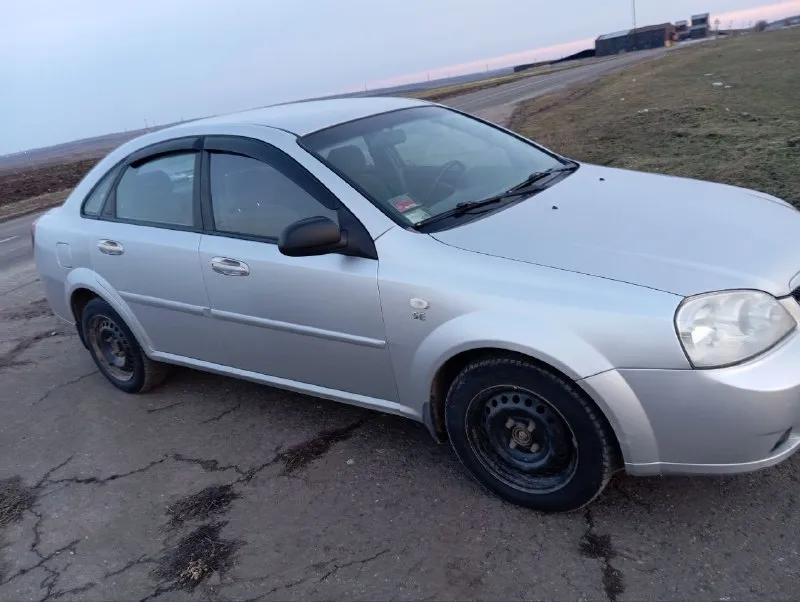 Продам. chevrolet лачетти. 2007 г. в. 1,6 газ бензин. пробег 355000. машина в хорошем состоянии обслуженная. цена 480000 торг. всё вопросы по телефону +79497150885 или л. с. 📲 tg: федор танаджи 📞 звоните: +7(949)7150885 - фотография - 4