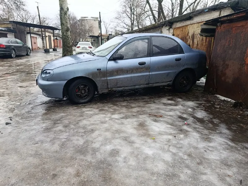 Продам daewoo ланос 2008 года газ/бензин газ вписан комплектациия: гур, кондиционер (заправлен работает) электро стеклоподъёмники, центральный замок, есть 2дин магнитола и 2 динамика, зимняя резина на литых дисках, по кузову требует внимания, дно есть, нужно переварить пороги и одну арку, на езду не влияет, печка греет, ходовая не гремит не стучит вся сбитая в техническом плане без нареканий есть родные фары для переоформления переоформить без проблем осмотр: г шахтёрск тел +79494037675 цена 140000руб, ,, 📞 звоните: +7(949)4037675 - фотография - 6