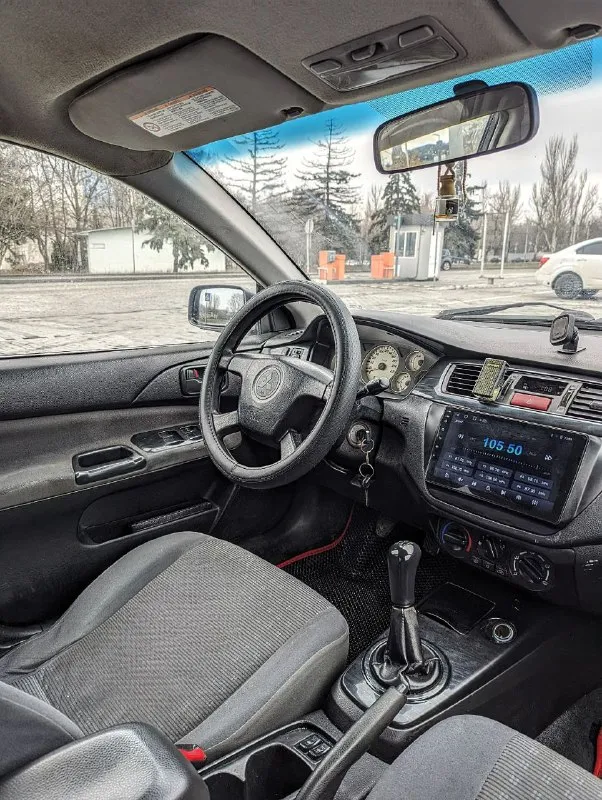 Mitsubishi lancer ix, 2005г. , 1,6л. цена: 345000р. торг ✅я собственник (оформлена на меня) ✅японская сборка, двигатель простейших и надёжный 4g18, 1,6л. бензин (218т. км. ), коробка механика. ✅комплектация: 4эсп, гур, электрорегулировка+подогрев зеркал, подогрев передних сидений, кондиционер, airbag водитель+ пассажир и т. д. ✅состояние: двигатель обслужен (не дымит, не троит, обороты не плавают), ходовка перебирались год назад (стойки пер, сайлентблоки, наконечники) в хорошем состоянии, коробка- без проблем. по кузову: арки, крылья, стаканы, пороги, лонжероны, дно - всё на месте, ничего не варилось. выглядит очень неплохо. ❗по запросу отправляю видео обзор❗ зимняя резина nokian 2025г. , также есть летняя резина (по договоренности). все интересующие вопросы при встрече или по телефону +79496415133 донецк, калининский район - фотография - 7
