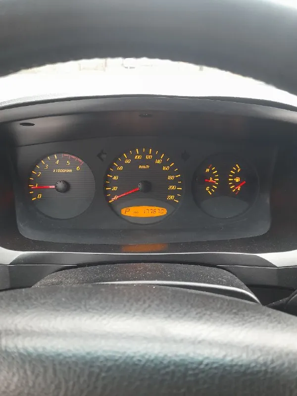 Продам ssang yong kyron 2 л дизель, 2011 год 176000 км пробега, коробка автомат, работает хорошо переключает плавно без пинков без ударов, двигатель работает ровно, масло не ест, полный привод работает без нареканий, понижайки блокировки все работает, рама целая вин читается, климат работает, датчик света, датчик дождя, подогрев передних сидений, авто на уверенном ходу без вложений, я собственник +79495619915 цена 700000 авто находится в мариуполе цена на два дня - фотография - 5