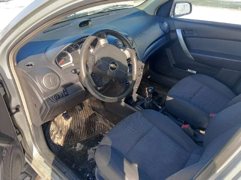 Цена: 550.000 продам chevrolet aveo ( chevrolet авео) год: 2010 мотор: 1.5 пробег : 164 тыс. км. газ евро 4 (вписан), гур, кондиционер, регулировка зеркал, передние электростеклоподьемники. по факту 2 владельца за всю жизнь. машина местная, не пригон. новая резина зима+r15 лето на титанах в комплекте. диагностическая карта готова. по кузову без дыр, дно и пороги целые! стс/птс - оригинал. любое переоформление. г. донецк звоните в любое время +79493152926 +79497969353 📞 звоните: +7(949)3152926 - фотография - 7