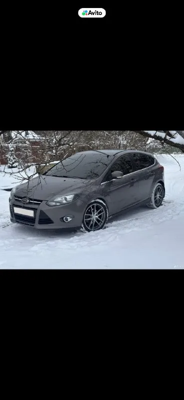 Продам ford фокус 3 1.6 (126 л. с), робот. собственник! машина в отличном состоянии, есть мелкие сколы в связи с возрастом авто. стоит зимний пакет, автозапуск (старлайн), андроид магнитола teyes cc3, хорошая аудиосистема, 17 литые диски зима(nexen) и лето (yokohama), кожаные чехлы и многое другое. за машиной следили и своевременно обслуживали, много чего было доработано и заменено, интересующие вопросы в смс или по телефону! цена : 900.000 рублей +79495922351 📞 звоните: +7(949)5922351 - фотография - 2