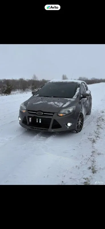 Продам ford фокус 3 1.6 (126 л. с), робот. собственник! машина в отличном состоянии, есть мелкие сколы в связи с возрастом авто. стоит зимний пакет, автозапуск (старлайн), андроид магнитола teyes cc3, хорошая аудиосистема, 17 литые диски зима(nexen) и лето (yokohama), кожаные чехлы и многое другое. за машиной следили и своевременно обслуживали, много чего было доработано и заменено, интересующие вопросы в смс или по телефону! цена : 900.000 рублей +79495922351 📞 звоните: +7(949)5922351 - фотография - 3