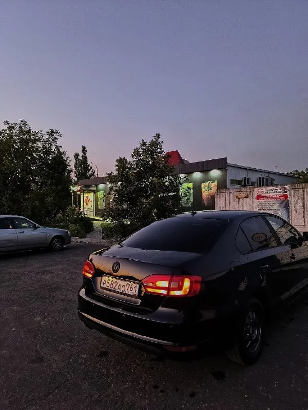 Продам свой автомобиль🚀 jetta 2011г 1,4tsi. механика 6-ти ступка, коробка передач новая, есть гарантия ещё на неё. по кузову надо немного заняться. с продажей не спешу. правая сторона мотора загорелась, из-за того, что бензин выплюнула. подгорела некритично!!машиной надо заниматься. все остальные вопросы в лс. цена 650т. р. (хороший торг) 💸 +79194265467 telegram/max/whatsapp 📲 tg: @military_6 📞 звоните: +7(919)4265467 - фотография - 3