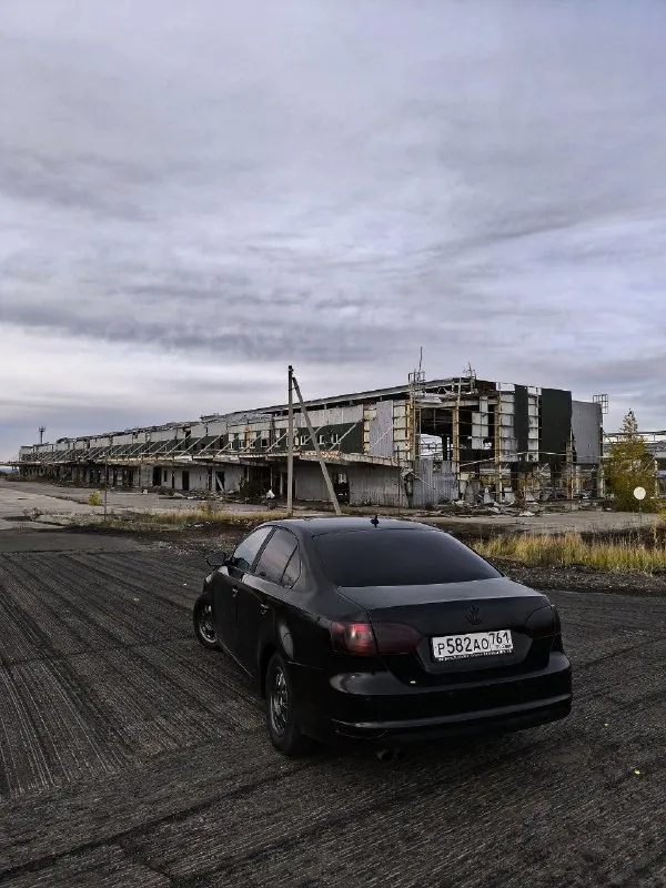 Продам свой автомобиль🚀 jetta 2011г 1,4tsi. механика 6-ти ступка, коробка передач новая, есть гарантия ещё на неё. по кузову надо немного заняться. с продажей не спешу. правая сторона мотора загорелась, из-за того, что бензин выплюнула. подгорела некритично!!машиной надо заниматься. все остальные вопросы в лс. цена 650т. р. (хороший торг) 💸 +79194265467 telegram/max/whatsapp 📲 tg: @military_6 📞 звоните: +7(919)4265467 - фотография - 4