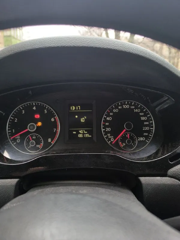 Продам свой автомобиль🚀 jetta 2011г 1,4tsi. механика 6-ти ступка, коробка передач новая, есть гарантия ещё на неё. по кузову надо немного заняться. с продажей не спешу. правая сторона мотора загорелась, из-за того, что бензин выплюнула. подгорела некритично!!машиной надо заниматься. все остальные вопросы в лс. цена 650т. р. (хороший торг) 💸 +79194265467 telegram/max/whatsapp 📲 tg: @military_6 📞 звоните: +7(919)4265467 - фотография - 5