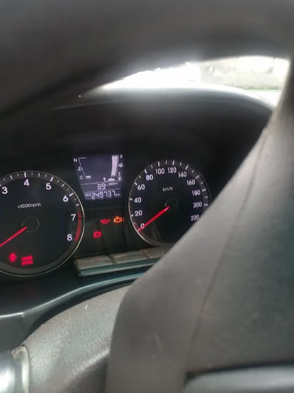 Продаю свой автомобиль hyundai accent 2011г, не solaris, автомобиль обслужен, 30тыс назад была замена цепи грм, газ - бензин, машина живая едет хорошо, как на газу, так и на бензине, масло не кушает, цена 650тыс, рублей торг. тел +79498116013 мариуполь 📞 звоните: +7(949)8116013 - фотография - 4
