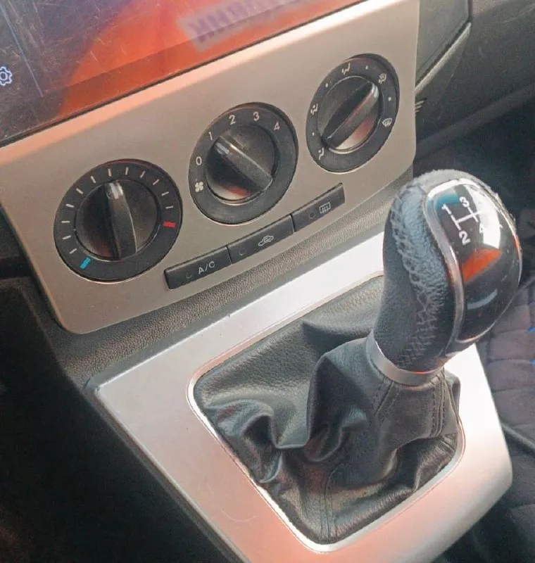 Продам mazda 5, 2008 г. в. объем 1.8 бензин, мкп в авто все работает, крутится, каждый день на ходу. хороший вариант для работы или большой семьи. любые проверки за ваш счет. цена: 600 000 рублей, минимальный торг, рассмотрю варианты обмена. связь: звонки или тг, м. т. +79493201791,+79043408336 - фотография - 9