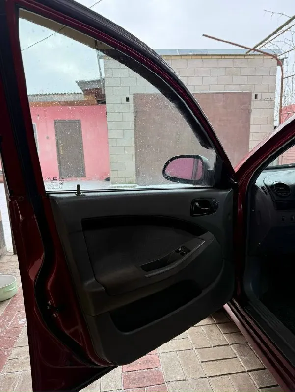 Продам автомобиль chevrolet lacetti 1.6, 2008 года ( хэтчбек ) 💰 цена: 500.000 рублей, торг уместен!... - фотография