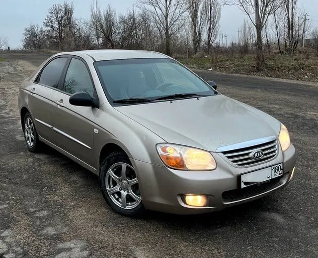 Продам свой автомобиль, в собственности больше года, оформлена на меня. машина на ходу каждый день, срочных вложений не требует. кузов не гнилой, не битый. корейская сборка. машина не новая, но на свои года достаточно хорошо сохранилась, год выпуска 2007 рестайлинг. двигатель 1.6л бензин 122л. с. кпп механика 5 ступенчатая. в комплектации гур, abs, airbag, 4 эл. стеклоподъёмника, эл. зеркала, цз, музыка, кондиционер рабочий, обслужен прошлым летом. цена авто 490.000 рублей. кто ищет идеал - смотрите рынок 600.000+ посмотреть и купить можно в городе зугрэс. т +7949-100-4165 📞 звоните: +7(949)1004165 - фотография - 3