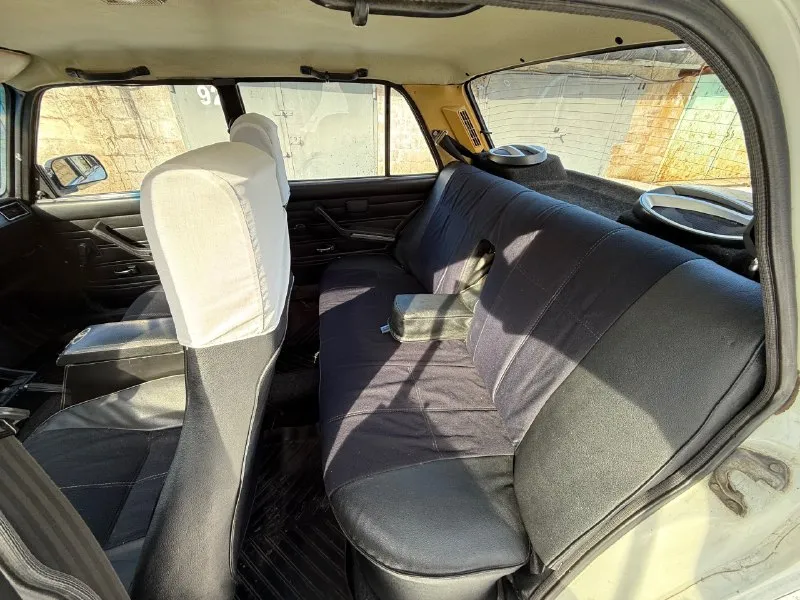 💶 цена: 220000 ₽ 🚘 марка / модель: ваз 2107 📅 год выпуска: 1993 📊 пробег:98.500 км. ⛽ двигатель: бензин 1.5 🔧 тип кпп: механика 5 ступка. 🛞привод: задний. описание: машина в очень хорошем состоянии, технически без вложений вообще. двигатель с коробкой на 5+ вся ходовая новая: все тяги, шаровые, сайлентблоки, амортизаторы, пружины, новые супорта и колодки. дно и пороги заводские, кузов в сварке не нуждается совсем. по электрике всё работает: печка, обогрев заднего стекла, свет, музыка. резина новая, тел +79494007165 донецк 📞 звоните: +7(949)4007165 - фотография - 8