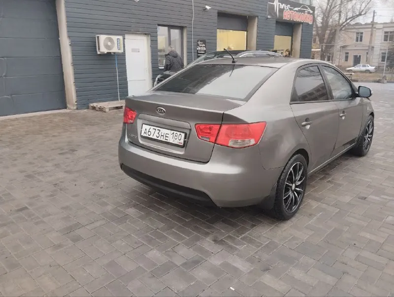 Продам kia ceratto, год 2009.1.6 мкпп, пробег : 290 тыс. Двигатель в порядке, масло не берёт ни капли от замены до замены, дно целое и обработанное, пороги целые. Кондиционер работает. Цена 550. Торг при осмотре. Мариуполь. Вопросы по +79498033084 или в лс.
📲 Tg: @jokkerr1984
📞 Звоните: +7(949)8033084 - фотография - 4
