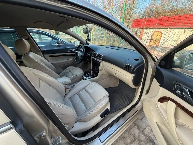 Skoda superb 2.5 tdi 2005 год комплектация: полная 🔥 🔥 🔥 -подогрев заднего стекла, и лобового -подогрев передних и задних сидений -подогрев боковых зеркал -кожаный салон -электролегулировка боковых зеркал -память водительского сидения -электропривод передних сидений -оригинальная акустика - мульти руль - круиз контроль машина в хорошем состоянии, полностью обслуженная подвеска и двигатель. машина-сел, поехал. стоят оригинальные 17-тые, отдам летнюю резину на нее ( отъездила один сезон). владею машиной 3 года. по документам абсолютно чистая. телефон : +79495038942 осмотр : донецк цена : 650 000 торг у капота 📞 звоните: +7(949)5038942 - фотография - 8