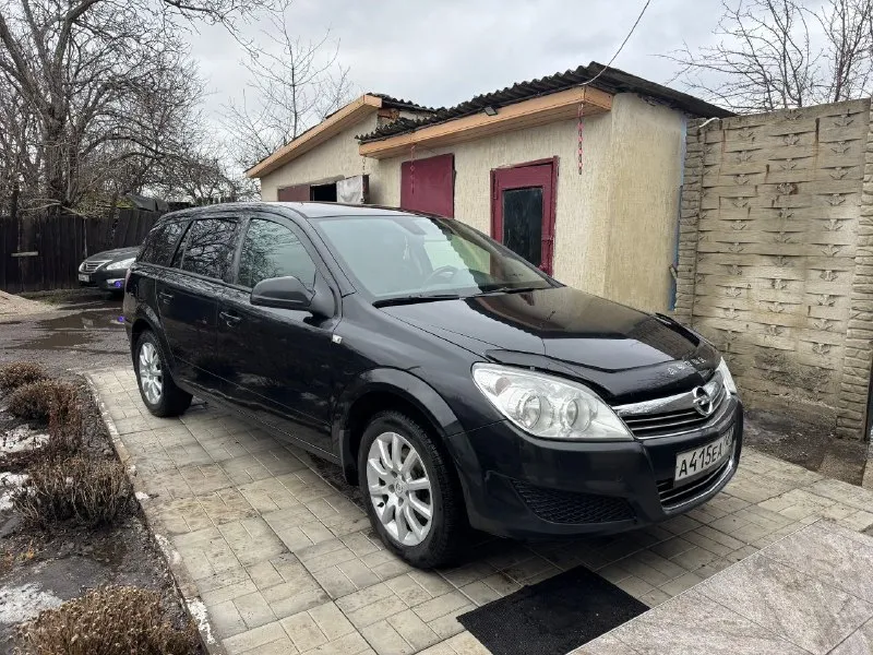 Продам opel astra 2012г я хозяин владею машиной уже год машина без дтп 1.8 бензин пробег родной 231 000 механика салон ткань, в шикарном состоянии машина по технике ляля двигатель работает на все 5 балов машина семейная, ухоженна до идеала недавно было проведено полное то новая зимняя резина так же есть летка продаю по причине выбора нового автомобиля. любой осмотр, любые ваши проверки приветствуются, за машину не стыдно! остальные вопросы пишите звоните +79496476106 осмотр макеевка 📞 звоните: +7(949)6476106 - фотография - 2