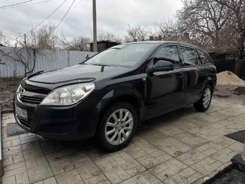 Продам opel astra 2012г я хозяин владею машиной уже год машина без дтп 1.8 бензин пробег родной 231 000 механика салон ткань, в шикарном состоянии машина по технике ляля двигатель работает на все 5 балов машина семейная, ухоженна до идеала недавно было проведено полное то новая зимняя резина так же есть летка продаю по причине выбора нового автомобиля. любой осмотр, любые ваши проверки приветствуются, за машину не стыдно! остальные вопросы пишите звоните +79496476106 осмотр макеевка 📞 звоните: +7(949)6476106 - фотография - 3