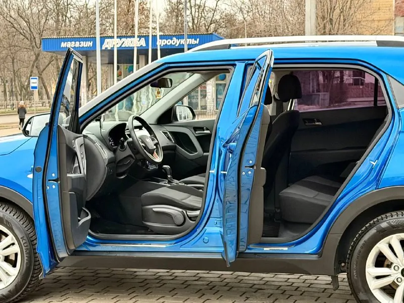 Hyundai creta год выпуска - 2016 кпп - автоматическая цена - 1.520.000₽ тел. +79493902663 либо - +7 (949) 679-98-14 продам автомобиль в идеальном состоянии, 1 хозяин из автосалона. не битая и не крашеная ( любые проверки ) простой и экономичный бензиновый двигатель 1.6 в паре с шести ступенчатой автоматической коробкой передач, работают безупречно. по ходовой части на 5+ не требует ни каких вложений. хорошая комплектация: климат-контроль; парктроник; 4эл. стеклоподъемника; подогревы всех сидений; помощь при подъеме и спуске; эл. зеркала; установлена android мультимедиа со всеми современными плюшками и не плохой акустикой; мультируль; антизанос; антибукс; круиз-контроль; камера заднего вида; штатные диски; релинги; biled оптика ( светит шикарно ) чистый и ухоженный не прокуренный салон. сигнализация с автозапуском. запаска не разу не ставилась. родной пробег 174.000км но состояние авто не побоюсь этого слова - как новое. кто захочет ознакомиться 📲 tg: @vladimir_23_23_23 📞 звоните: +7(949)3902663 - фотография - 5