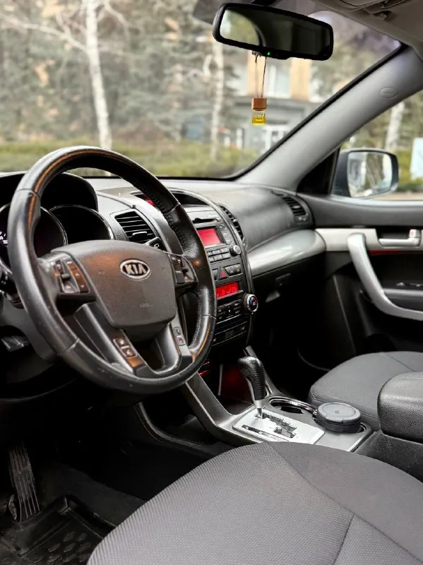 Kia sorento 2011 4wd европейка
Двигатель 2.4 бензин
Коробка обычный автомат
Родной пробег 138000
1 Владелец
Тех осмотр пройден, документы в порядке
Автомобиль в отличном состоянии, двигатель работает идеально, коробка переключает без пинков и задержек, ходовая на 5+, привод полный подключаемый, кузов целый в родном окрасе, без дтп.
Хорошая комплектация:раздельный климат контроль, круиз контроль, эл зеркала с подогревом и складыванием, парктроники, обогрев лобового и заднего стекла, датчики света и дождя, подогрев сидений, помощь при вождении, bluetooth aux и еще много чего.
Цена 1415 000
Возможен торг
+79495035528
Донецк - фотография - 8
