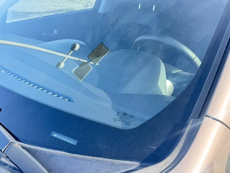 К вашему вниманию hyundai ix35 2014 года мотор 2.0 бензин пробег 132 тыс в идеальном состоянии как по кузову так и технически мотор работает отдично тихо без посторонних шумов коробка работает как нужно переключает плавно не пинает не задерживает все в идеале автомобиль в родном окрасе без дтп! все стекла родные!!! в этом автомобиле есть все для комфортной езды. юридически чистый автомобиль!!! продажа по договору купли-продажи или через мрэо!!!! комплектация -датчик света: -датчик дождя: -круиз контроль: -доводчики стёкол: -подогревы всех сидений: -помощь при спуске: -адаптивные фары: -парктроники: -4 стекло подъёмника: -электро зеркала: -подогрев зеркал заднего вида: -бортовой компьютер: -регистрация р. ф 🇷🇺🇷🇺🇷🇺 цена 1 420 000 тел +79495095858 тел +79895435743 телега ватсап - фотография - 8