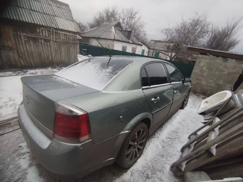 200 тысяч продам опель вектра 1.8 140 л. с. на ходу ! под восстановление по технике в идеале, новая резина 1 спущено колесо, новые сиденья, перешитый потолок и руль и много чего еще. съехал на трассе в гололед, все вопросы по телефону +7 (949) 472-18-66 роман 200 т. р. осмотр донецк - фотография - 4